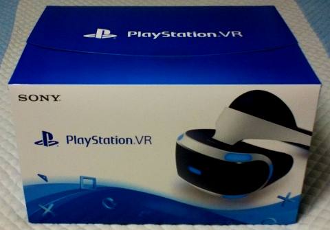 PlayStation VR一式が入る箱