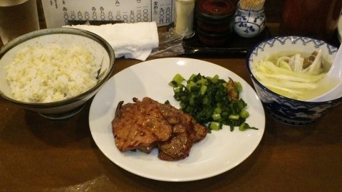 定食B(牛タン焼き4枚、テールスープ、麦飯のセット)