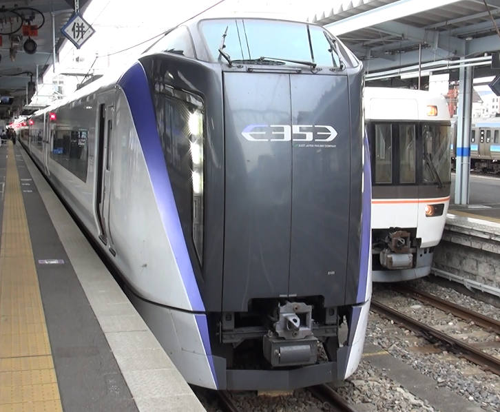 E353系電車@松本駅
